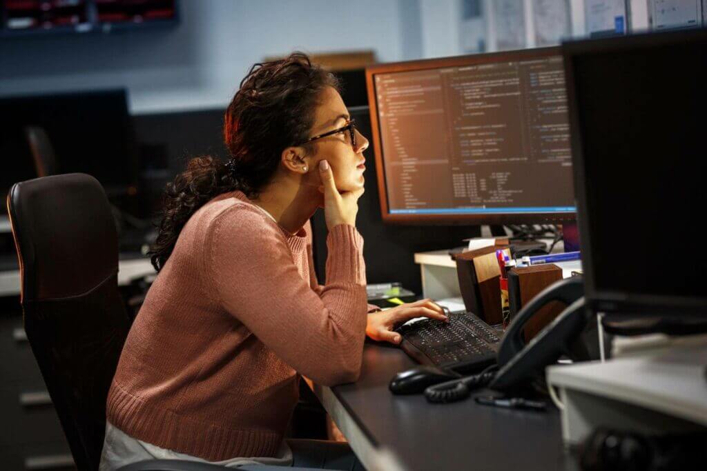 Freelancer vor dem Computer